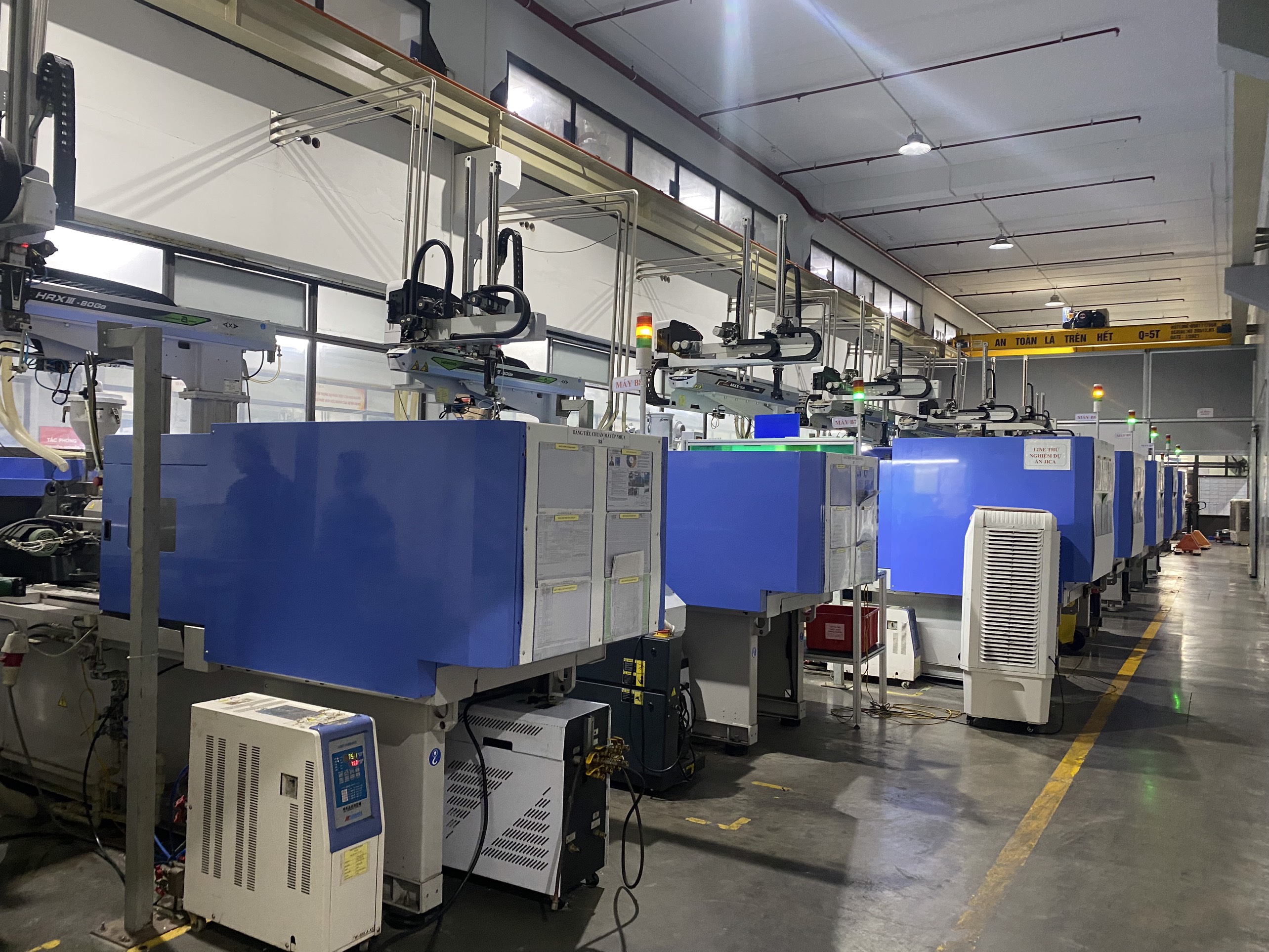 Plastic injection machine (9).jpg